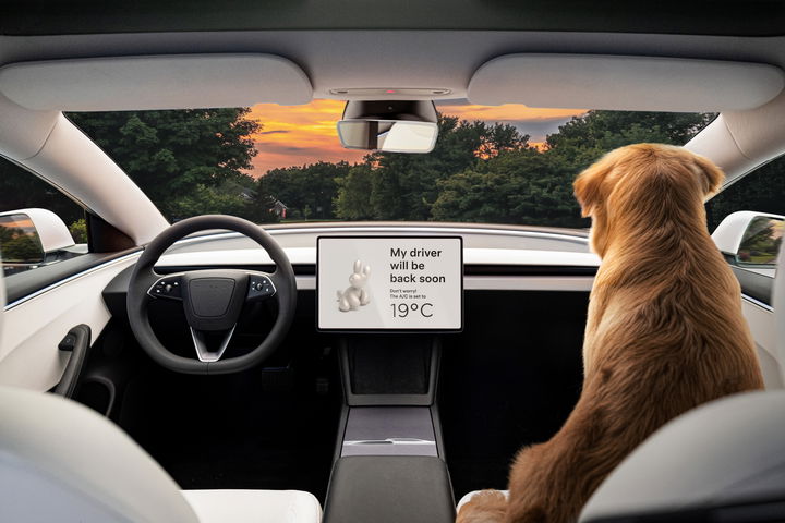 Vista delantera del habitáculo del Tesla Model 3 con diseño minimalista y pantalla central.