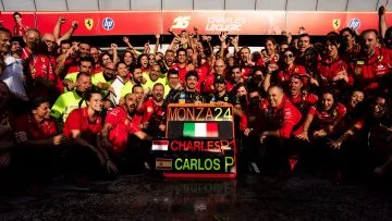 Celebración equipo con trofeo GP Italia, F1 2024