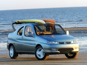 Citroën Berlingo con sistema de carga y sillas de playa