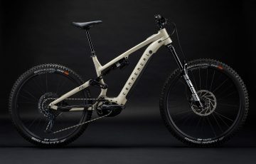 Ebike Commencal Meta Power SX con doble suspensión y motor Bosch.