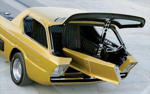 Vista del peculiar Dodge Deora de 1967 con su diseño revolucionario.