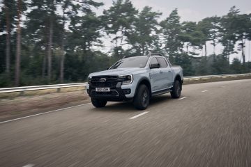 Ford Ranger PHEV mostrando su perfil robusto y aventurero