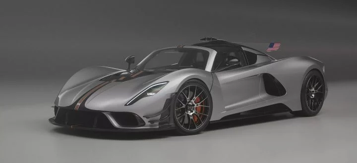 Hennessey Venom F5 Roadster, potencia y lujo al descubierto.