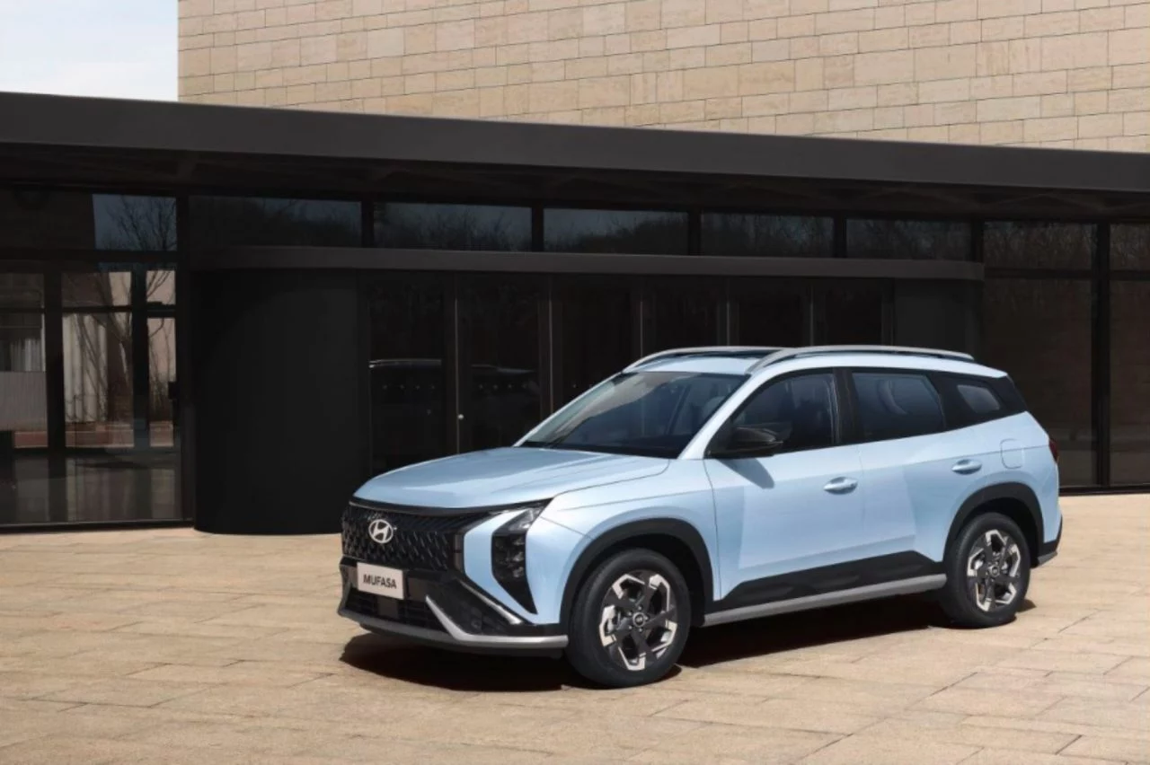 SUV Hyundai Mufasa 2023 con una vista lateral imponente