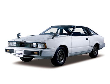 Vista lateral Nissan Silvia 1981, clásico diseño japonés con líneas puras.