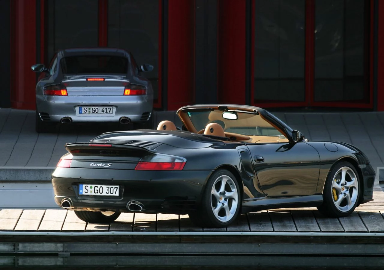 El Porsche 911 Cabriolet deleita con líneas atemporales y diseño icónico