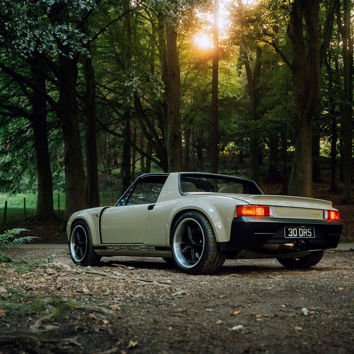 Porsche 914 modificado por Fifteen Eleven, diseño retro con prestaciones modernas.