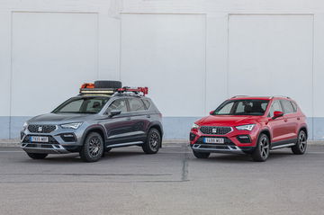 Dos modelos de Seat Ateca preparados para raid africanos