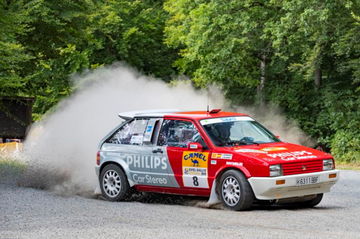 SEAT Ibiza con dos motores y tracción total en acción