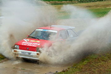 SEAT Ibiza en acción durante el Eifel Rallye Festival mostrando su tracción total