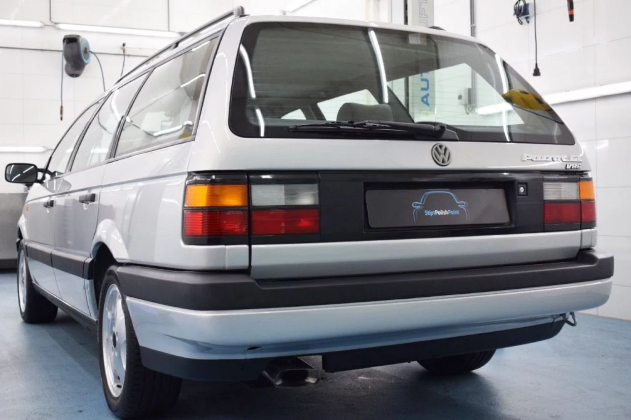 Vista trasera lateral del Passat VR6 Syncro, un clásico duradero.