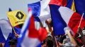 Aficionados con banderas de Renault y Francia en Paul Ricard