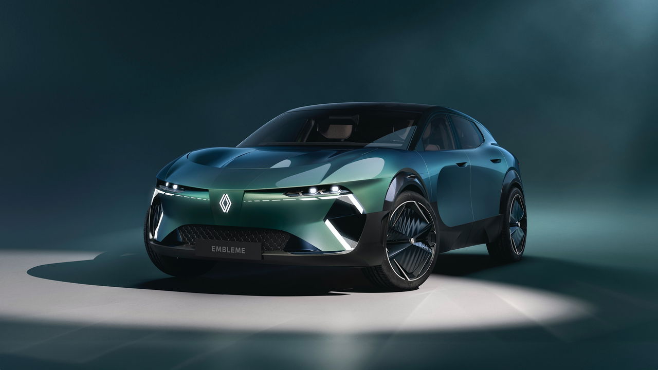 Renault Emblème destaca con su frontal imponente y diseño vanguardista.