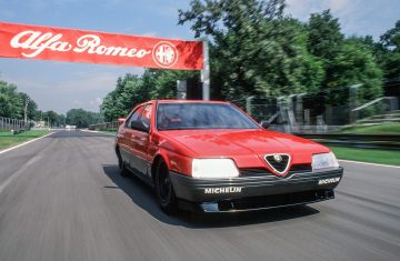 Alfa Romeo 164 Procar en acción, perfil de competición.