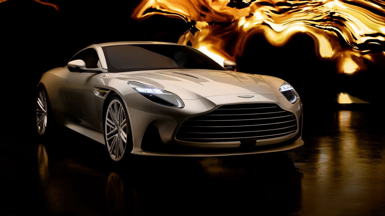 Aston Martin DB12 Goldfinger, líneas clásicas y elegancia atemporal.