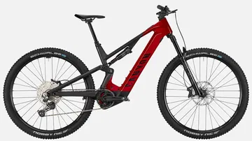 Una ebike Canyon Neuron On CF con motor Bosch de alto rendimiento