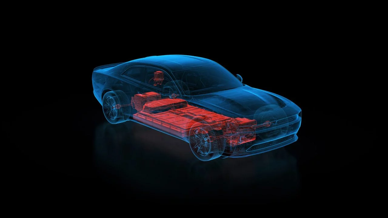 El futuro eléctrico se plasma en este Dodge Charger Daytona, promesa de revolución en 2026.