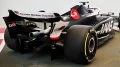 Trasera y costado del monoplaza Haas F1 Team con decoración actualizada para 2024.