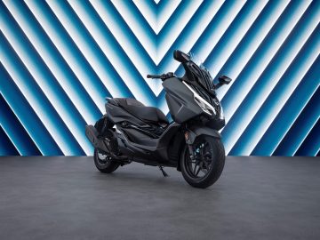 Honda Forza 125, renovación sofisticada del scooter premium para 2025.