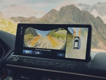 Vista del avanzado sistema de infoentretenimiento del Honda Passport Trailsport.