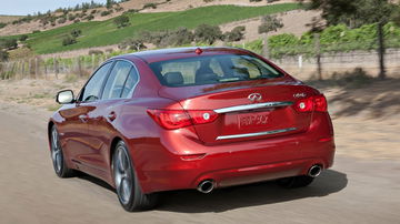 El Infiniti Q50S Hybrid combina lujo y potencia en una berlina.