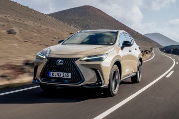 Lexus NX 350h versión Overtrail en conducción por carretera