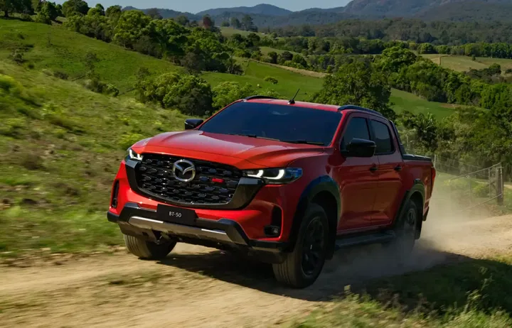 La Mazda BT-50 luce su robustez y diseño aventurero en terrenos off-road