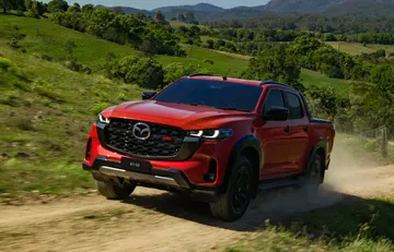 La Mazda BT-50 luce su robustez y diseño aventurero en terrenos off-road