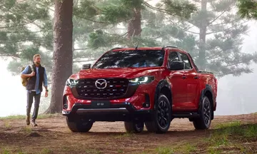 La Mazda BT-50 2025 demuestra su carácter robusto y aventurero.