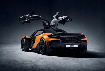 Vista trasera y lateral del McLaren W1, un Hypercar de calle con 1.275 CV.