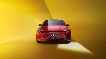 Vista trasera del Mercedes CLA Concept 2025, mostrando líneas elegantes y modernas.