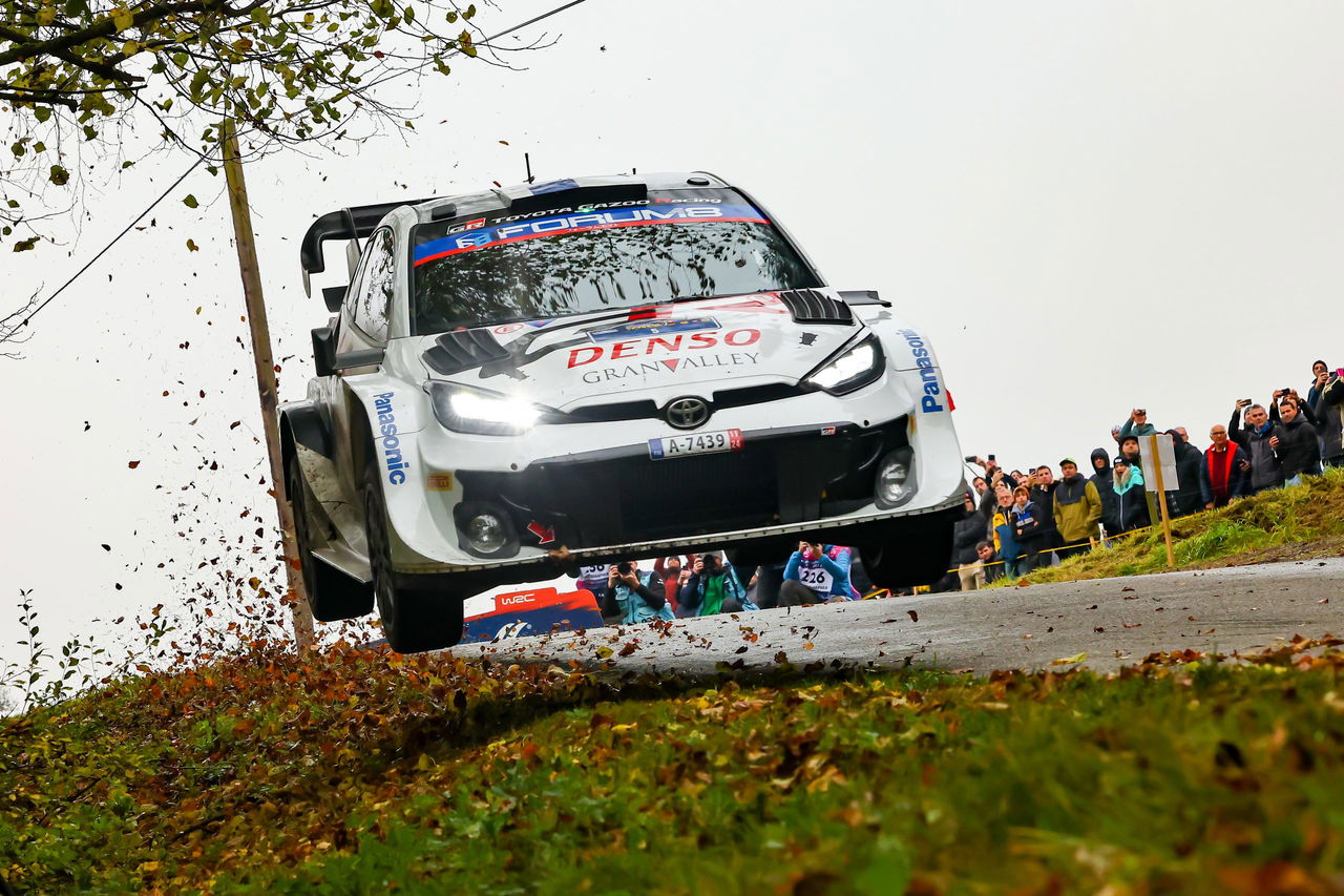 Toyota Yaris WRC dominando con maestría el tramo cronometrado