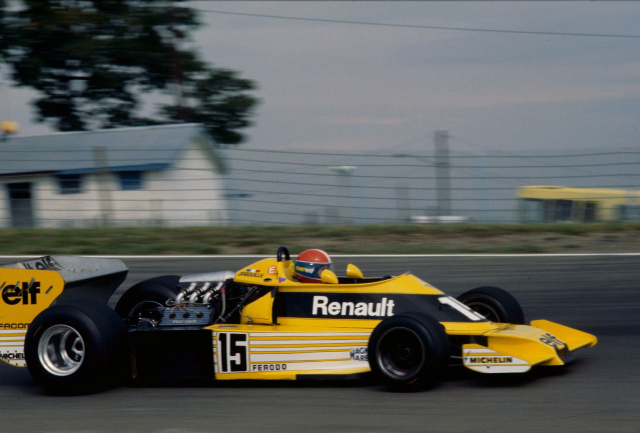 Renault RS01 de 1977, pionero en utilizar motor turbo en F1.