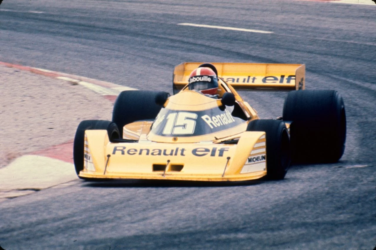 Renault RS01, el pionero de los motores turbo en F1 de 1977.