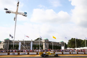 Renault RS01 acelerando en el Goodwood Festival of Speed