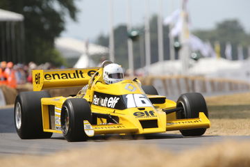 Renault RS01 en el Festival de Velocidad de Goodwood, icónico turbo F1.