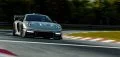 Porsche 911 Turbo estilizado con influencias de Le Mans, potencia de 912 CV.