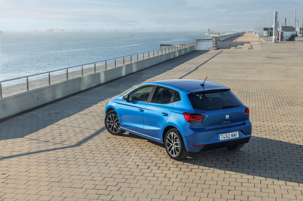 El SEAT Ibiza celebra su aniversario con una línea joven y dinámica.