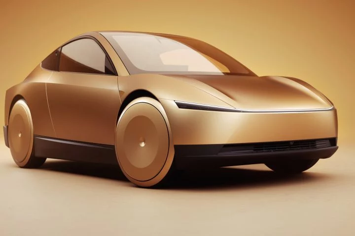 Vista delantera y lateral del nuevo Tesla Model 2, destacando su elegancia y diseño futurista.