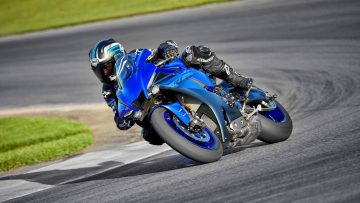 Dinamismo y potencia en circuito, la YZF1000R1 no decepciona.