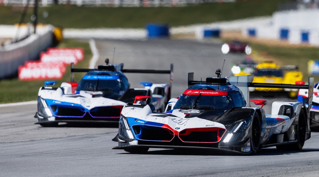 El BMW M Hybrid V8 compite en la WEC, destacándose por su diseño aerodinámico.