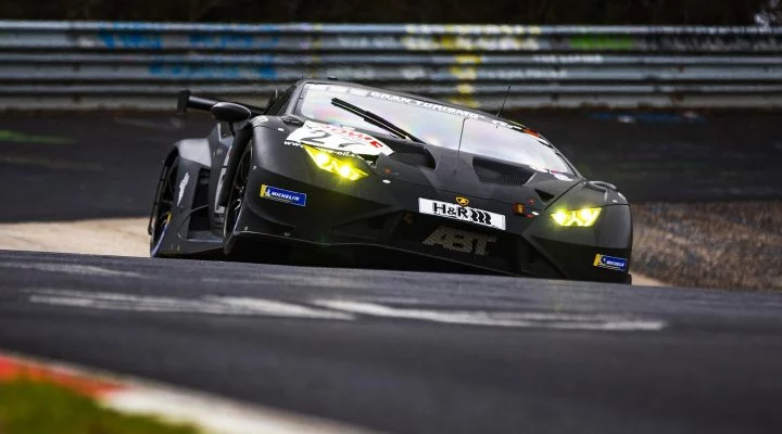 Lamborghini Huracán ABT MB 2024 en plena acción en la pista. Potencia desbordante.