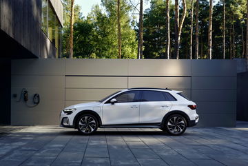 El Audi A3 Allstreet presenta un diseño robusto y moderno, ideal para los amantes de la aventura.