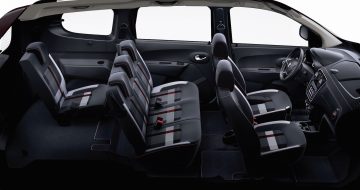 El interior del Dacia Lodgy destaca por su capacidad y funcionalidad. Ideal para familias