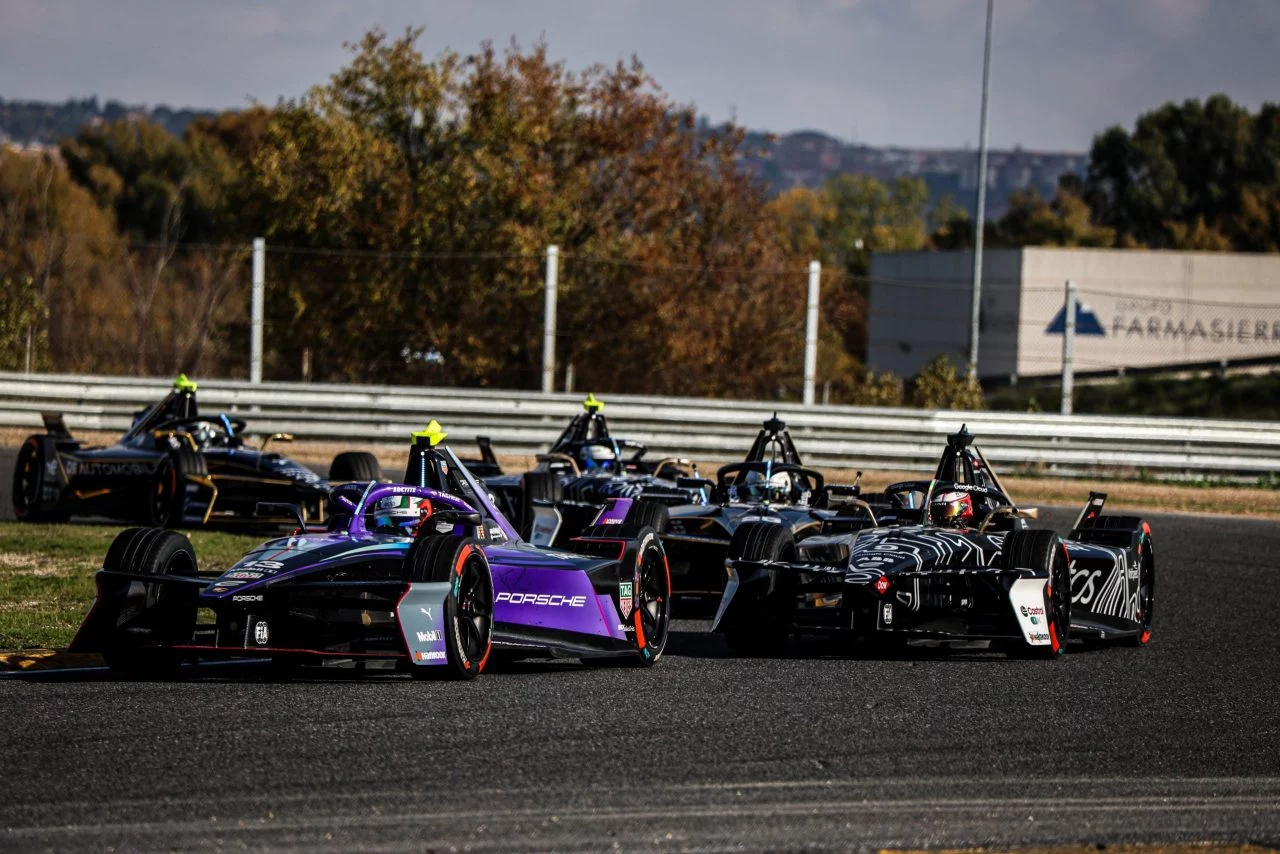 Jaguar y Porsche compiten en una ronda intensa de la Fórmula E en Jarama.