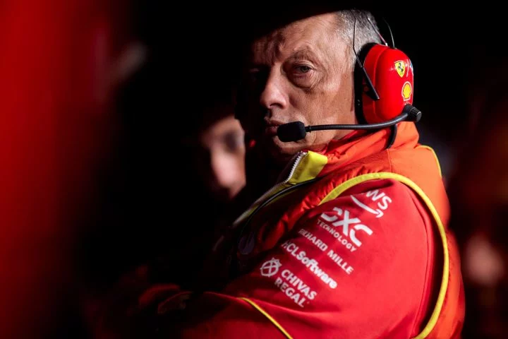 Frederic Vasseur, director de Ferrari, analiza la estrategia para el campeonato.