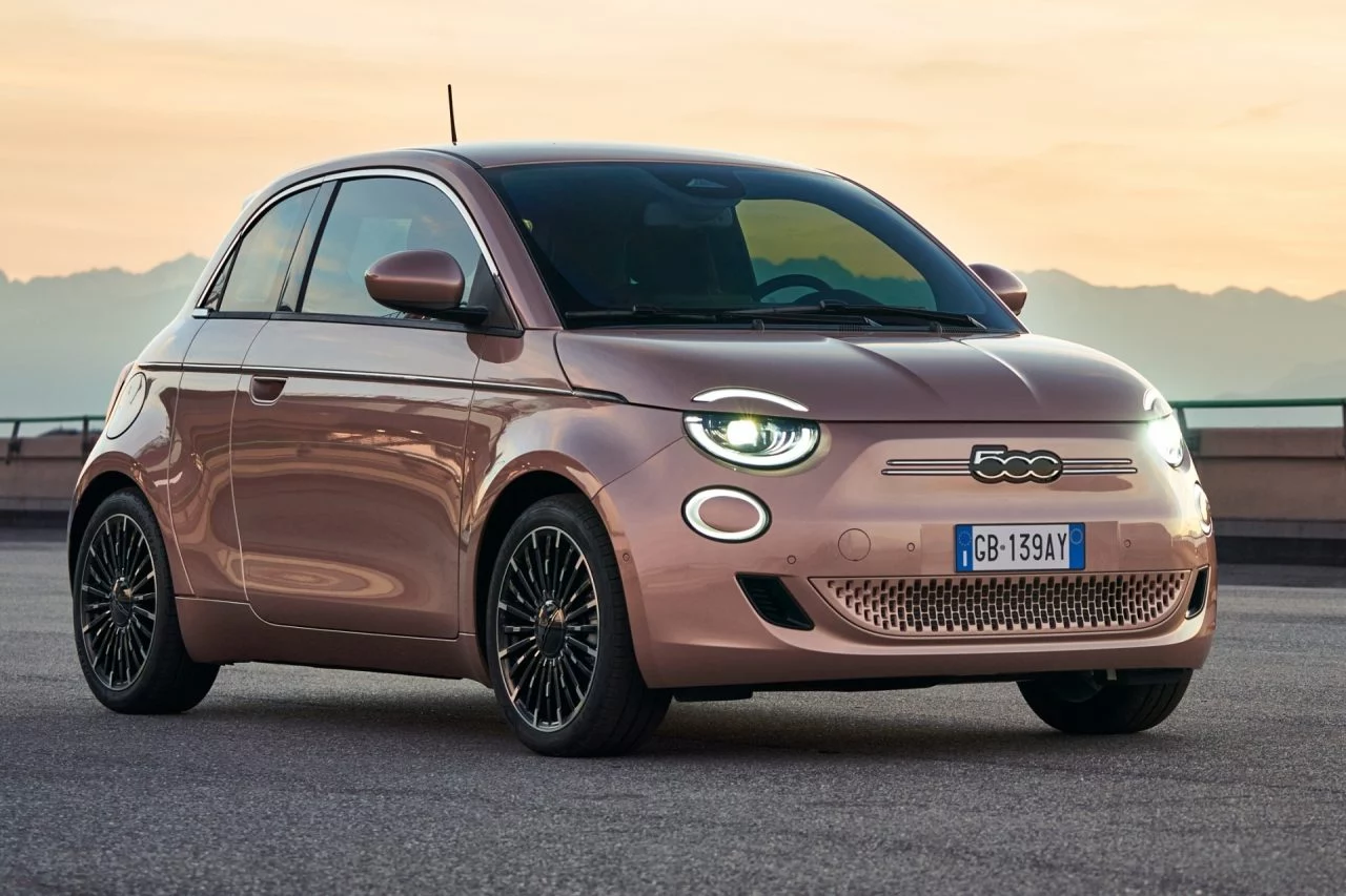 El Fiat 500 eléctrico, un diseño icónico que ha luchado por el éxito en ventas.