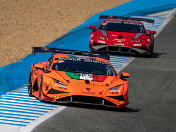 Ferrari y Lamborghini compiten en un vibrante circuito.