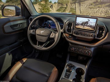 Interior del Ford Bronco Sport, con diseño moderno y funcional.