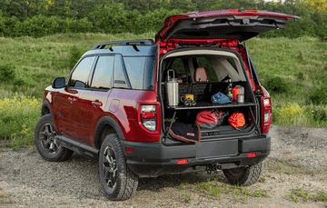 Vista trasera del Ford Bronco Sport con espacio de carga abierto, ideal para aventuras